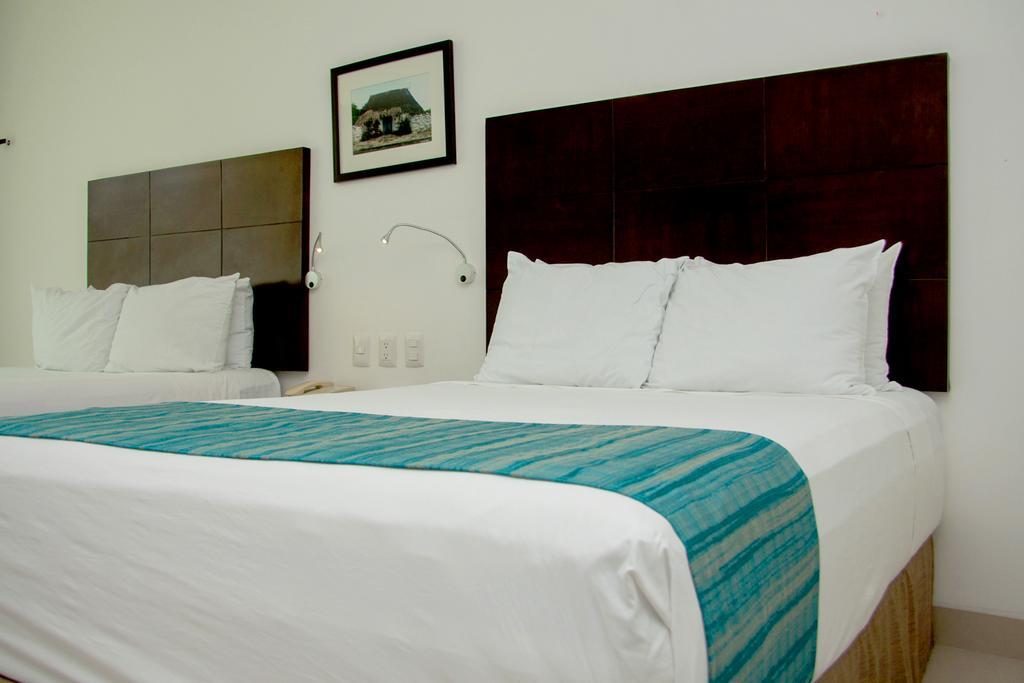 Meson De La Luna & Hotel Merida