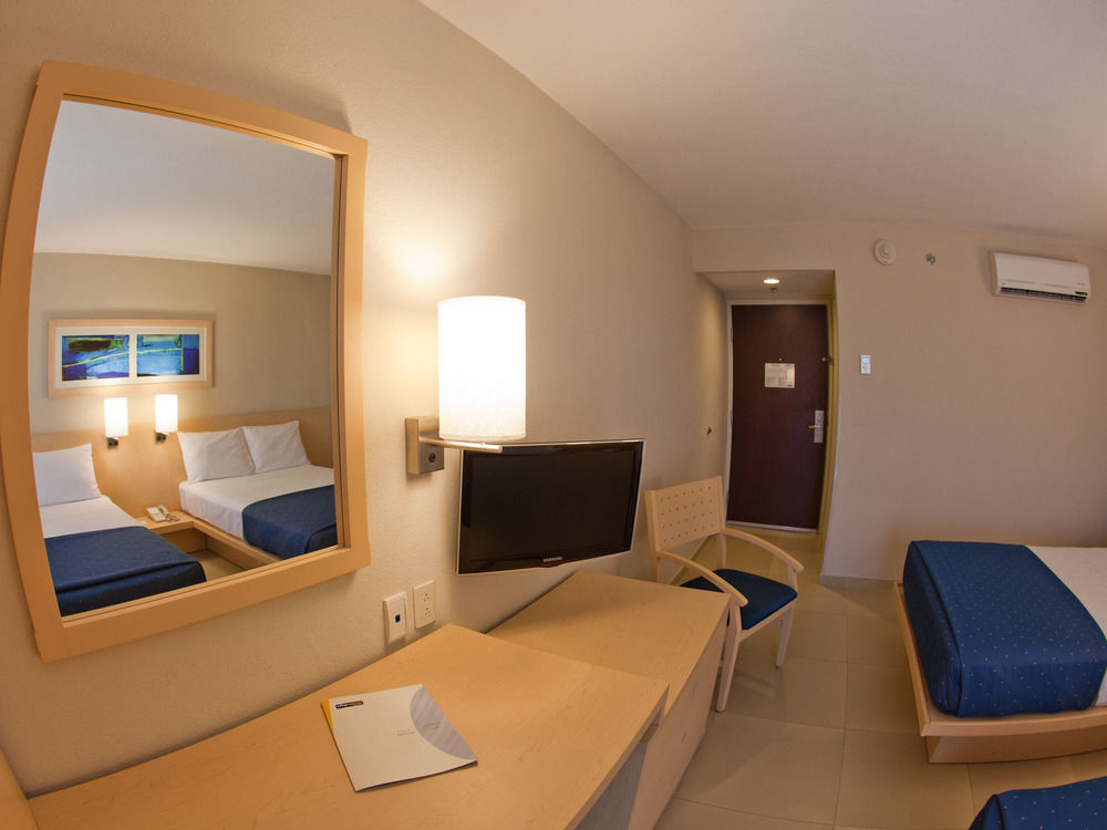 Hotel Express By Marriott Merida