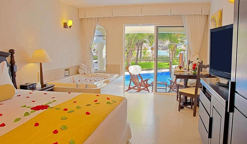 Hidden Au Naturel Adults Only, Catamaran, Cenote, & Inclusive Resort 5*
