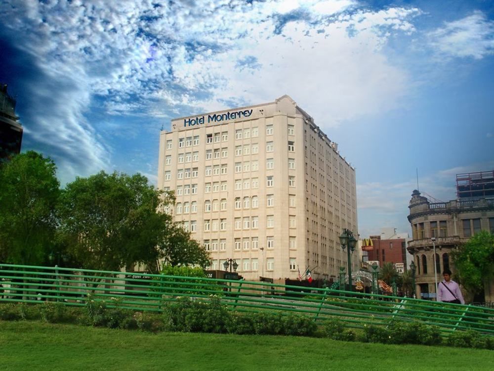 Hotel Macroplaza 4*