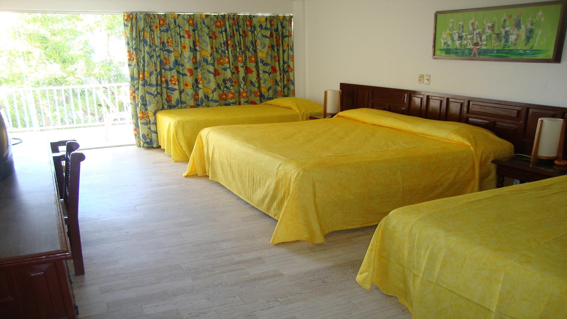 Hotel Sands & Acapulco