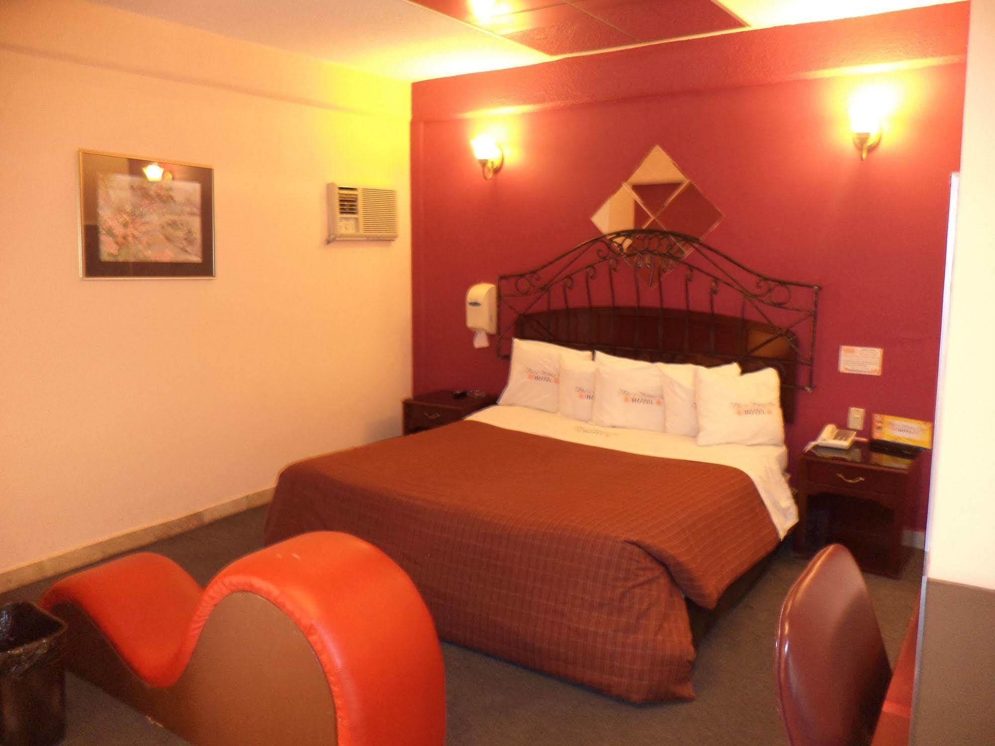Hotel De Santiago 3*
