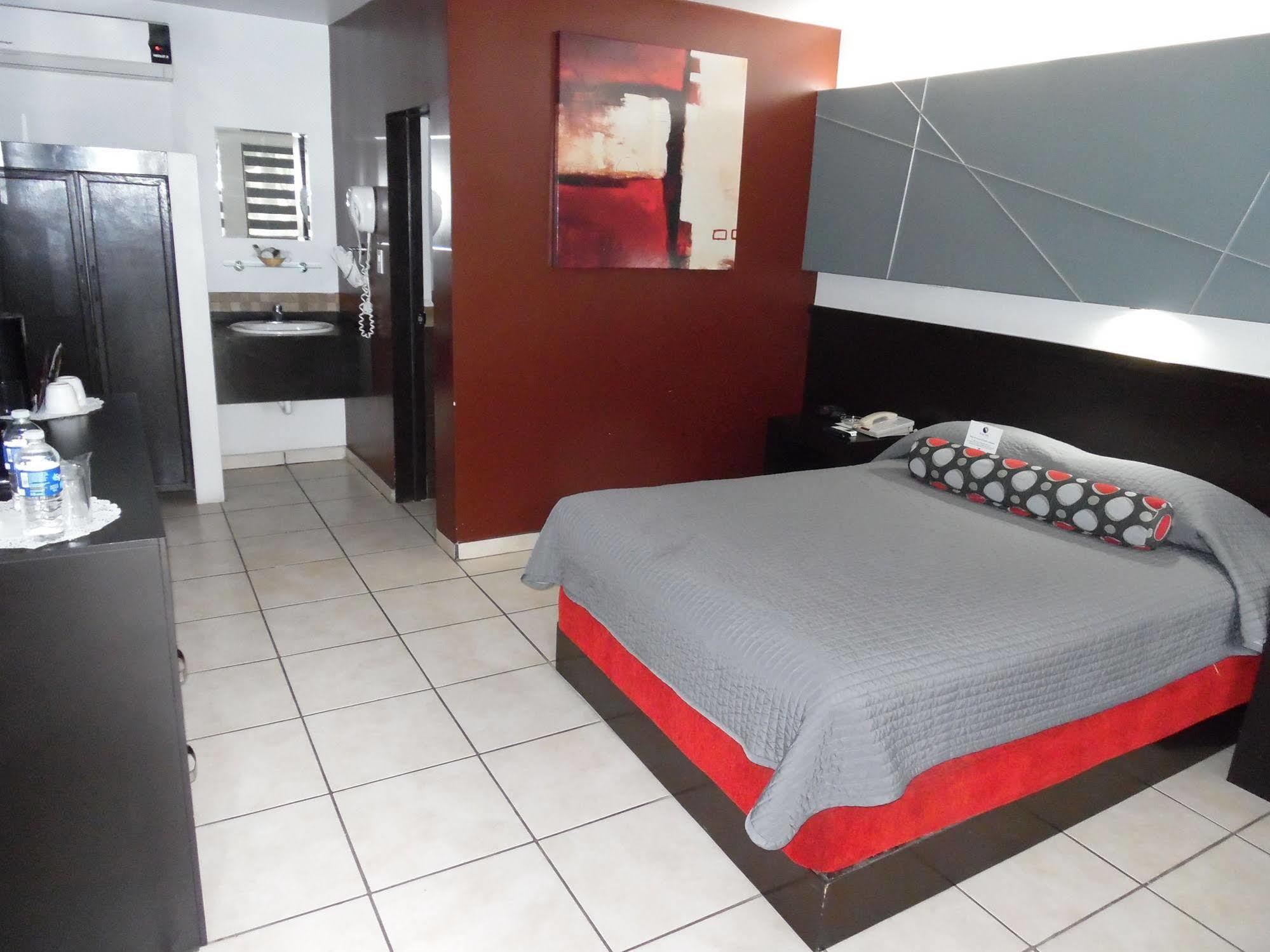Hotel Baja La Mesa 4*