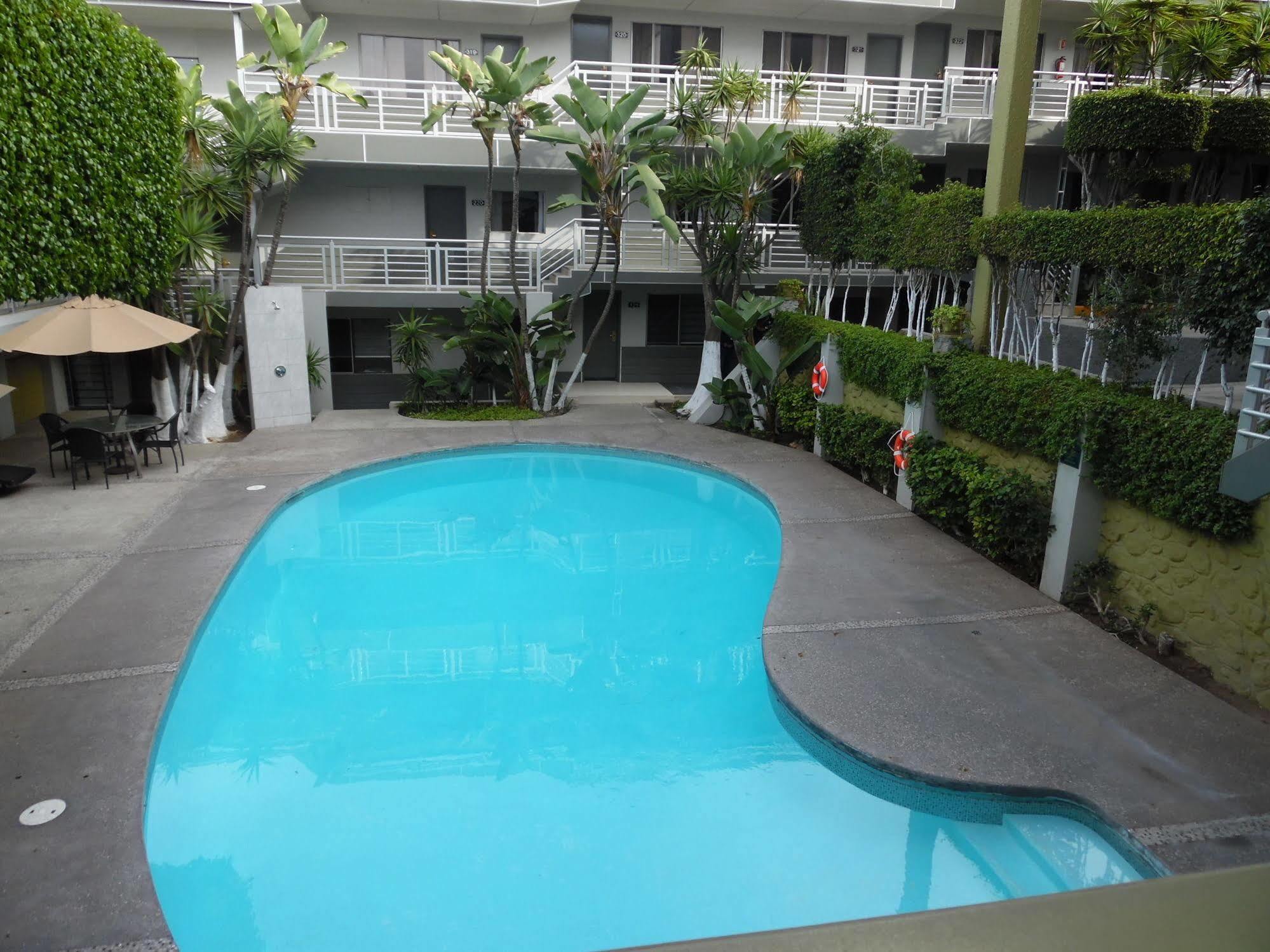 Baja La Mesa Hotel