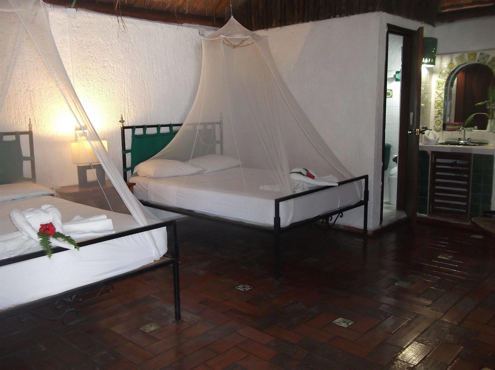 L Hotelito