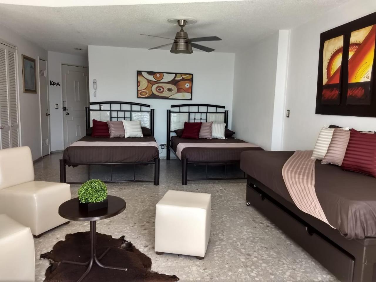 Select Torres Gemelas Apartment