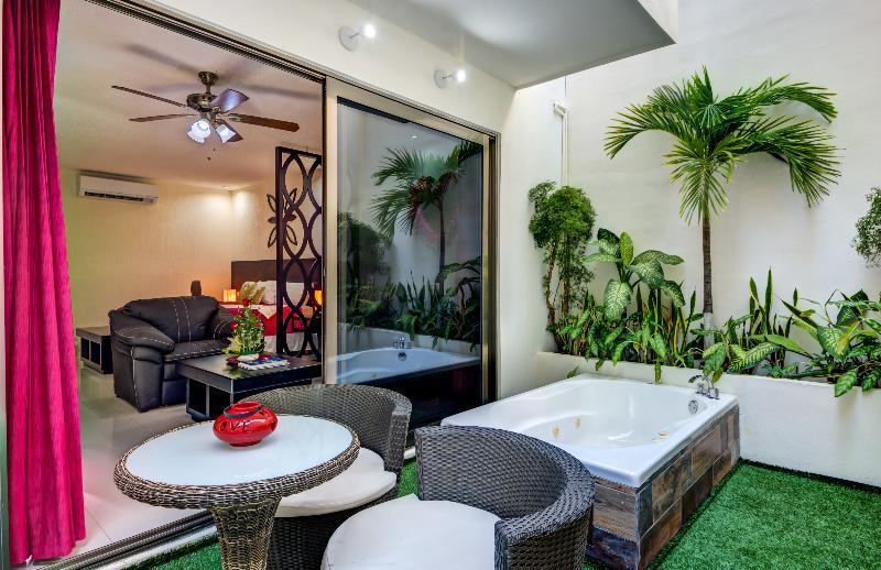 Corazon Aparthotel