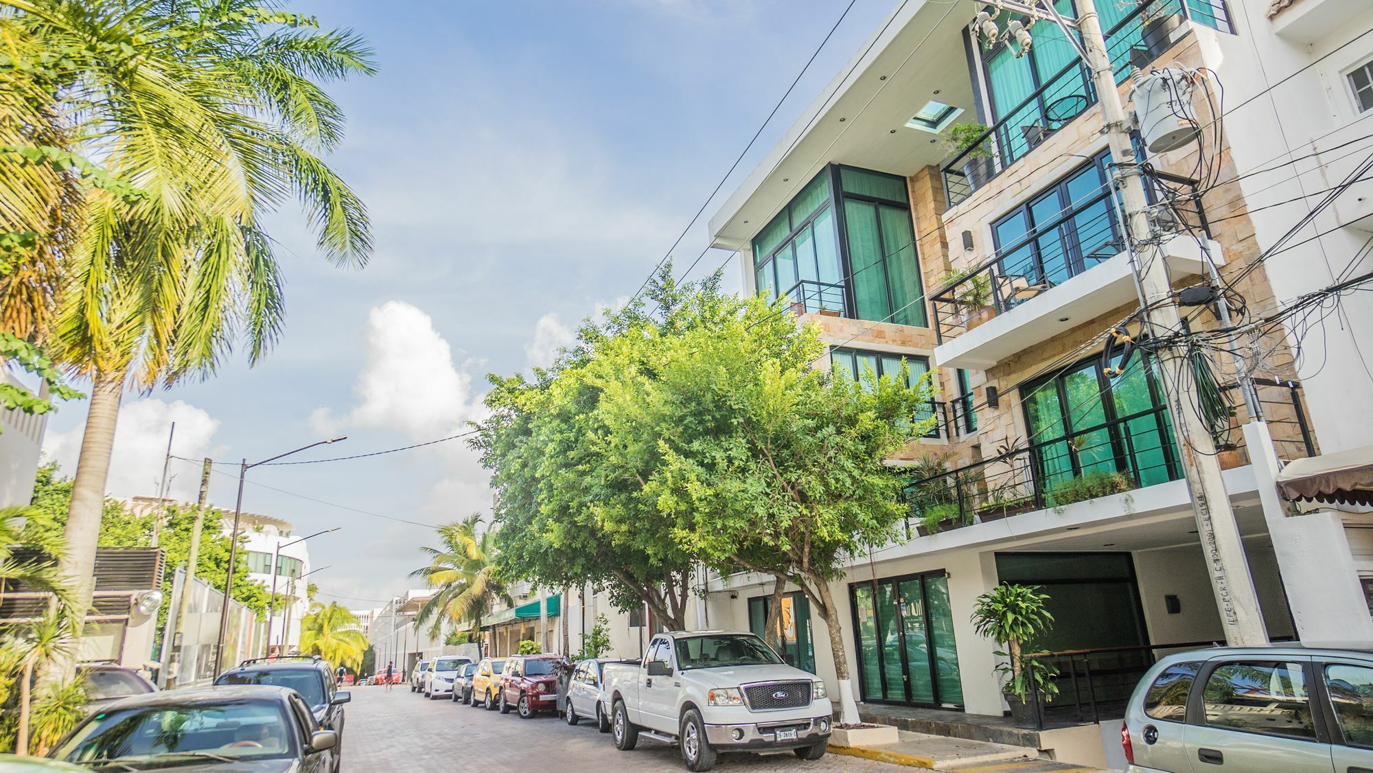 Lotus Midtown By Bvr *