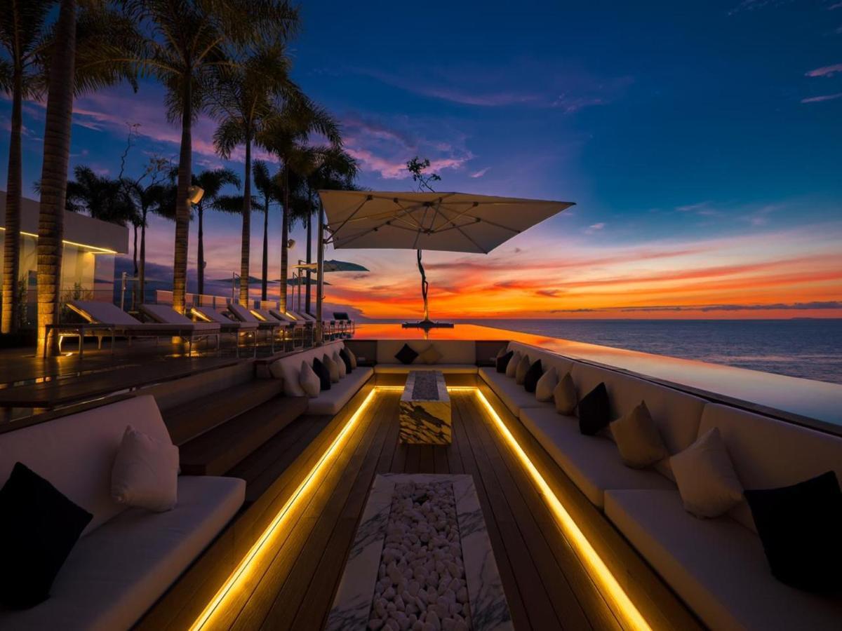 Pier 57 Modern Luxury Pv's Rooftop!