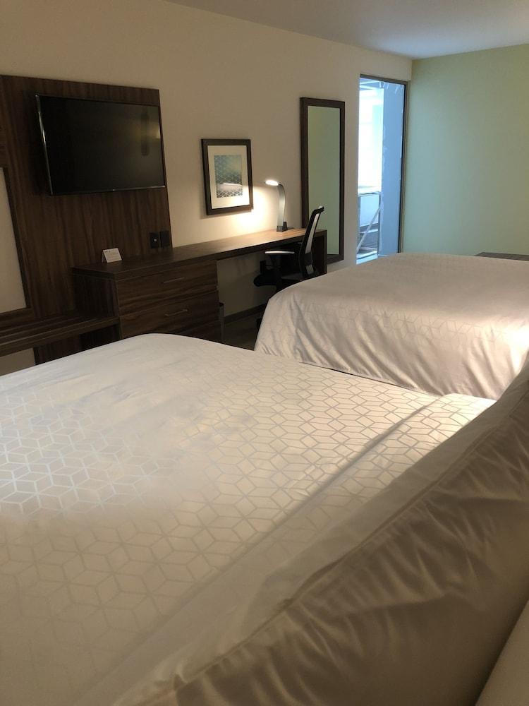 Express & - By Ihg Hotel