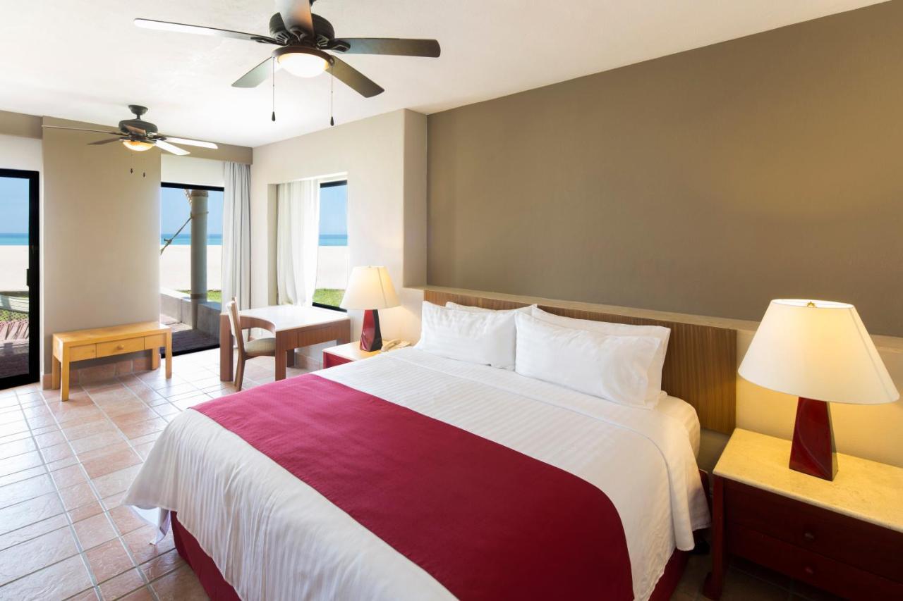 Cabos Resort 4*